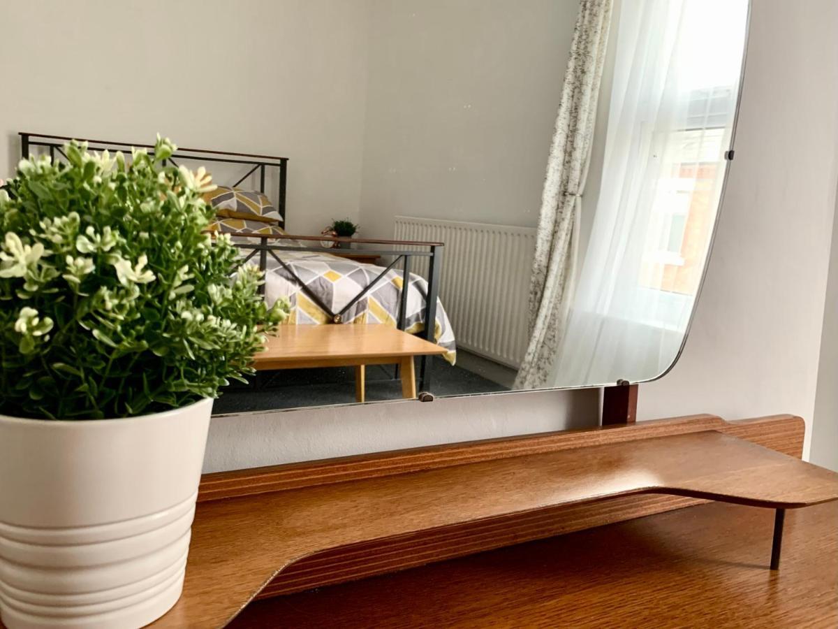 Contemporary 2 Bedroom Victorian Town House - Sleeps Up To 6 Kimberley  المظهر الخارجي الصورة