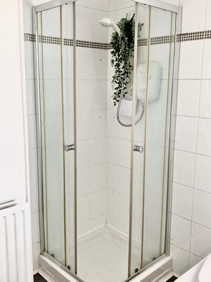 Contemporary 2 Bedroom Victorian Town House - Sleeps Up To 6 Kimberley  المظهر الخارجي الصورة