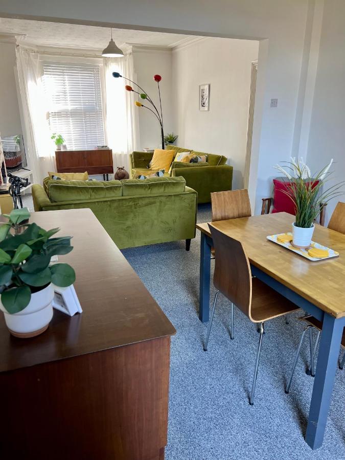 Contemporary 2 Bedroom Victorian Town House - Sleeps Up To 6 Kimberley  المظهر الخارجي الصورة