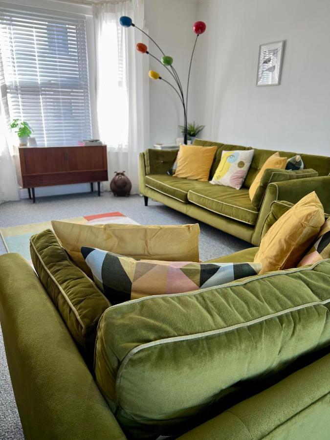 Contemporary 2 Bedroom Victorian Town House - Sleeps Up To 6 Kimberley  المظهر الخارجي الصورة