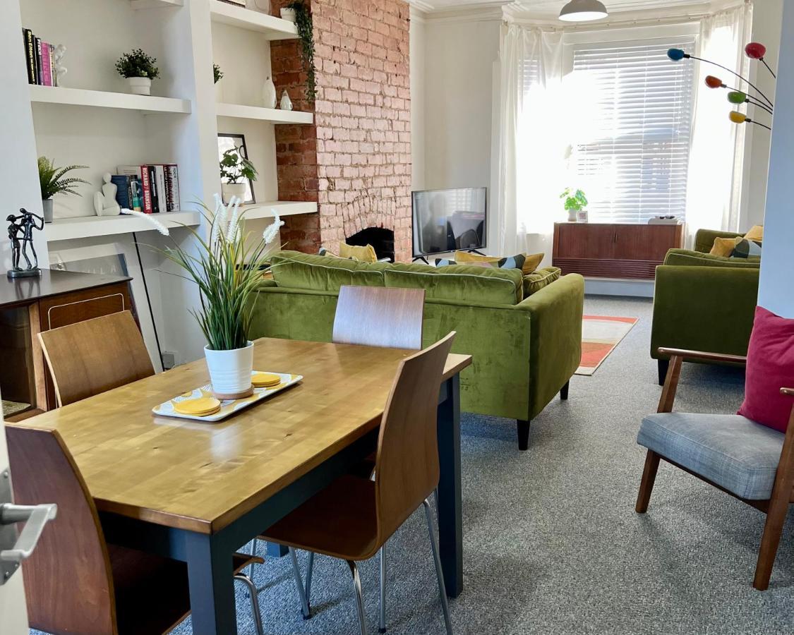 Contemporary 2 Bedroom Victorian Town House - Sleeps Up To 6 Kimberley  المظهر الخارجي الصورة